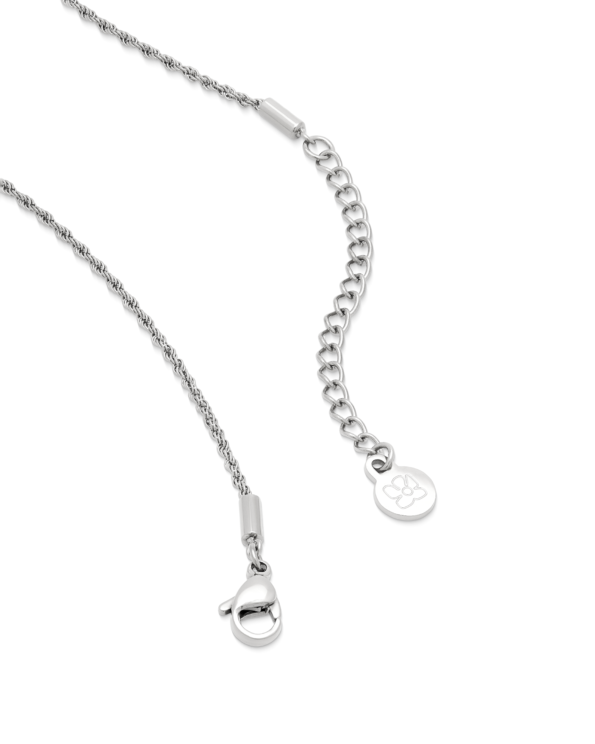 
Happiness Amulet Necklace in silver, close view of the engraved lucky knot